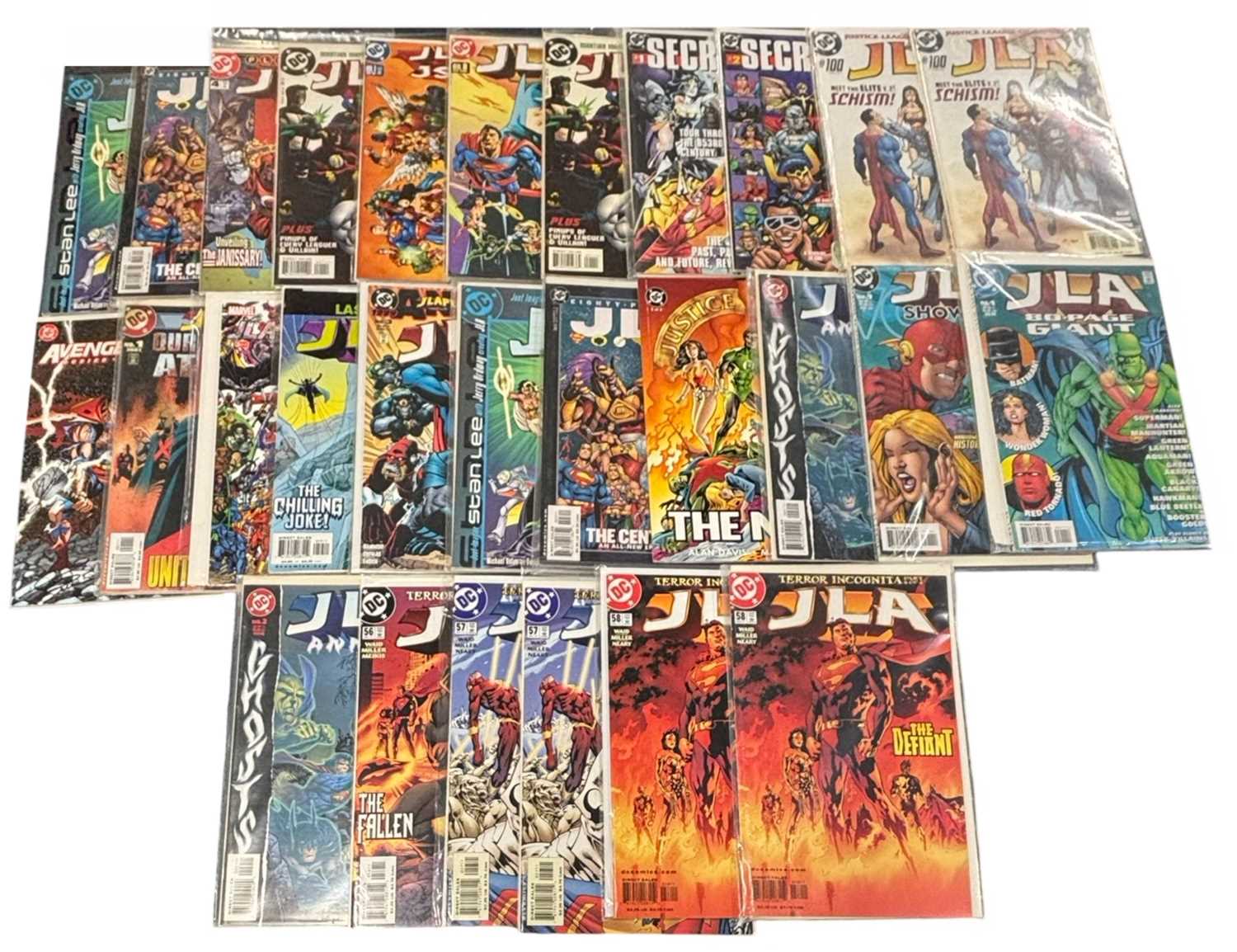 Lot 10 - JUSTICE LEAGUE OF AMERICA (JLA) [DC]: A mixed...