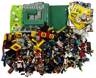 Lot 167 - A collection of late 70s/early 80s Lego, to...