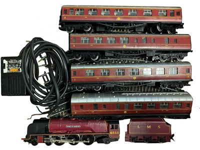 Lot 21 - A Hornby 00 gauge Duchess of Sutherland...