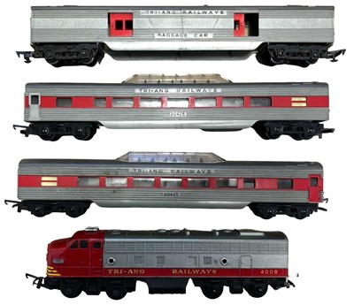 Lot 27 - A Triang 00 gauge Transcontinental engine and...