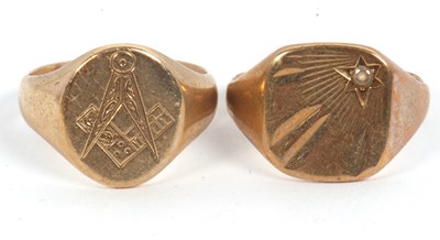 Lot 153 - Two 9ct rings: to include a gentleman's 9ct...