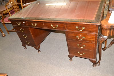 Lot 598 - An early 20th Century mahogany twin pedestal...