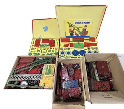Lot 158 - A mixed lot of various vintage Meccano...