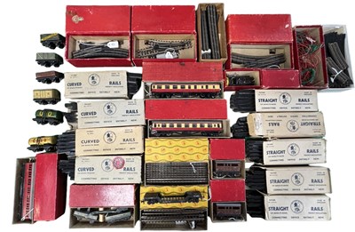 Lot 29 - A group of mostly boxed Trix 00 gauge rolling...