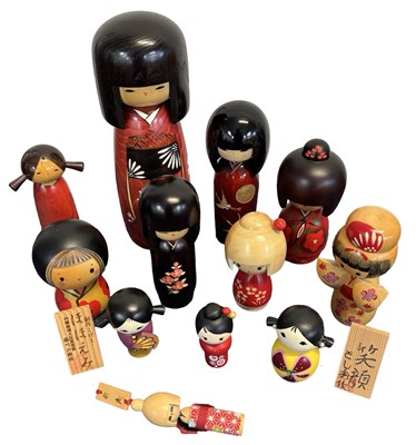 Lot 226 - A group of various modern Japanese Kokeshi dolls