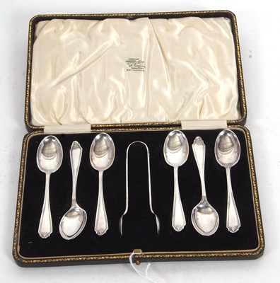 Lot 171 - A cased set of George V silver six teaspoons...