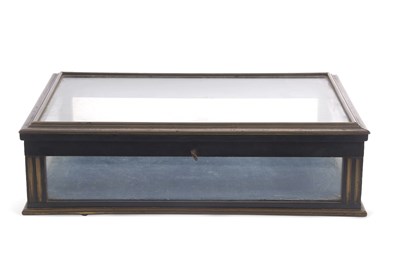 Lot 344 - A small 19th Century bijouterie  display...