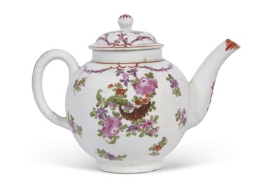 Lot 60 - A Lowestoft teapot and cover decorated in...