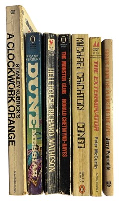 Lot 49 - VINTAGE HORROR / SCI-FI PAPERBACK NOVELS: 7...
