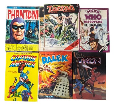 Lot 2 - A collection of vintage annuals and comics, to...