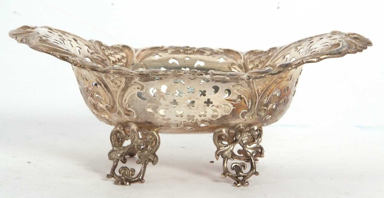Lot 39 - Late Victorian silver bonbon dish of oval form,...