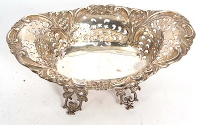 Lot 39 - Late Victorian silver bonbon dish of oval form,...