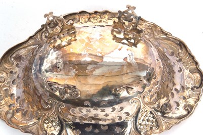Lot 39 - Late Victorian silver bonbon dish of oval form,...