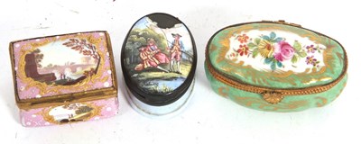 Lot 136 - Mixed Lot: A Georgian enamel oval box (a/f), a...