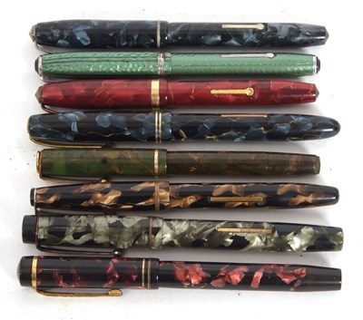 Lot 153 - A group of eight vintage fountain pens to...