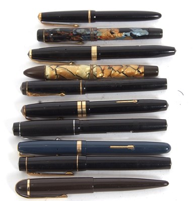 Lot 156 - A group of ten vintage fountain pens, various...