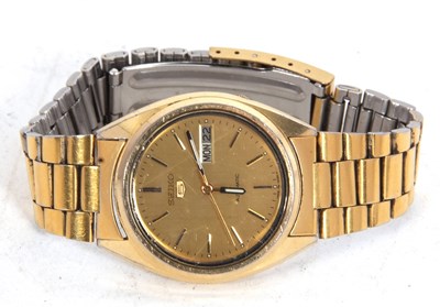 Lot 236 - A Seiko 5 automatic gents watch, reference...