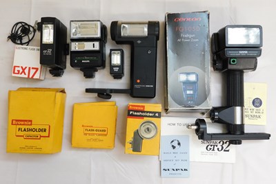 Lot 98 - A quantity of camera flash equipment: to...