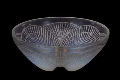 Lot 1 - Lalique Coquilles bowl with opalescent feet,...