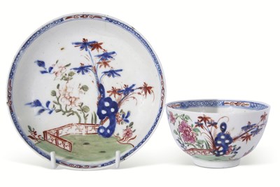Lot 98 - Lowestoft porcelain tea bowl and saucer, circa...