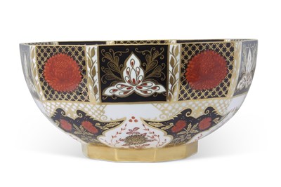 Lot 105 - Decagonal Imari style Royal Crown Derby style...