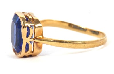 Lot 26 - A French blue paste ring, the blue paste stone...