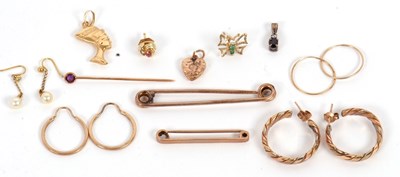 Lot 139 - A mixed lot of gold and yellow metal jewellery:...