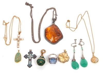 Lot 221 - A mixed lot of jewellery: to include an opal...