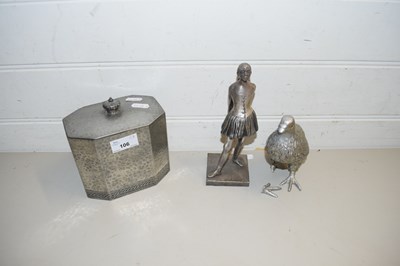 Lot 106 - MIXED LOT COMPRISING A CAST METAL FIGURINE...