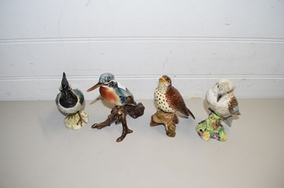 Lot 150E - LARGE MODEL BESWICK BIRDS COMPRISING A THRUSH,...