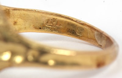 Lot 16 - A hardstone signet ring, set with a carnelian...