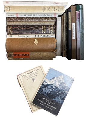 Lot 1040 - Literature, private press and signed editions....