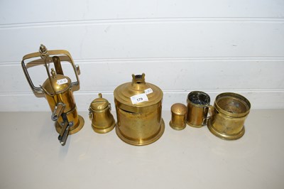 Lot 179 - COLLECTION OF BRASS WARES TO INCLUDE SMALL...