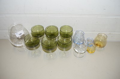 Lot 188 - MIXED LOT DRINKING GLASSES TO INCLUDE A SET OF...