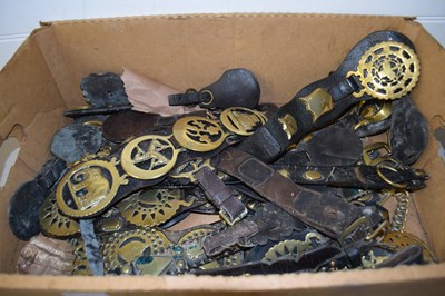 Lot 204 - BOX CONTAINING LARGE COLLECTION OF HORSE...
