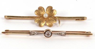 Lot 73 - Two brooches: to include an unmarked diamond...