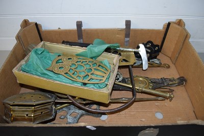 Lot 229 - BOX OF MIXED BRASS WARES TO INCLUDE HORSE...