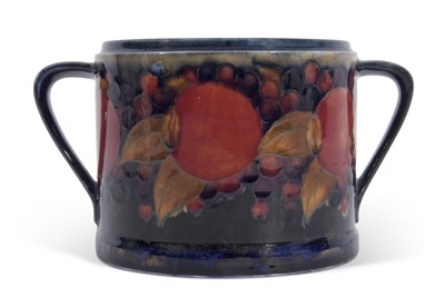 Lot 167 - Early 20th century Moorcroft pomegranate box...