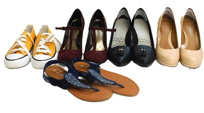 Lot 92 - Five pairs of lady's shoes, to include a pair...