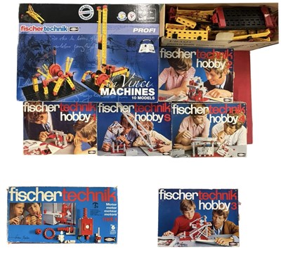Lot 505 - A mixed lot of various vintage Fischer Technik...