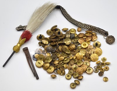 Lot 46 - Quantity of mixed assorted military buttons to...