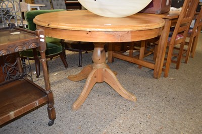 Lot 409 - MODERN PINE CIRCULAR PEDESTAL DINING TABLE