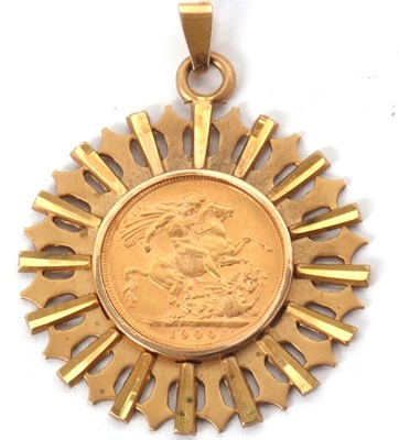 Lot 200 - A sovereign pendant, the 1900 sovereign in...