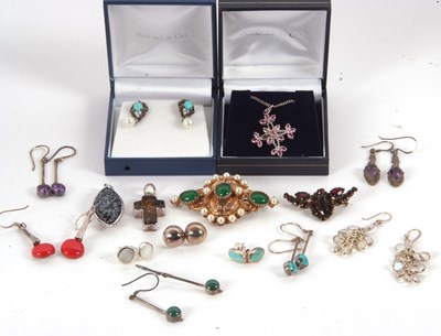 Lot 255 - A mixed lot of gemset jewellery: to include...