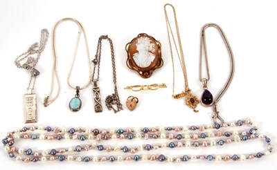 Lot 238 - A mixed lot of jewellery: to include a 9ct...