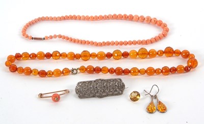 Lot 224 - A mixed lot of jewellery: to include a...