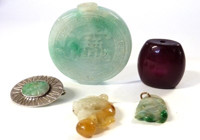 Lot 208 - Small box containing a quantity of items...