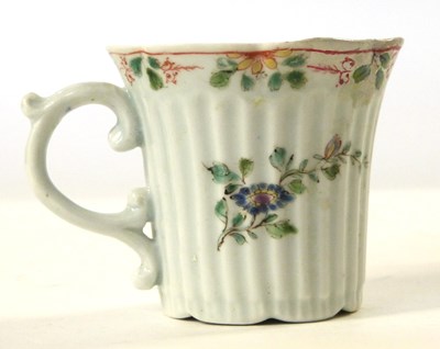 Lot 338 - An early Worcester cup, circa 1754 of reeded...