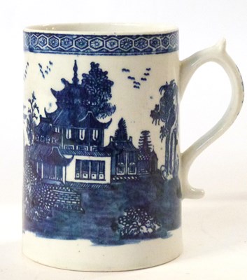 Lot 353 - A Lowestoft porcelain tankard circa 1780 with...