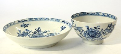 Lot 365 - A Lowestoft porcelain tea bowl and saucer...